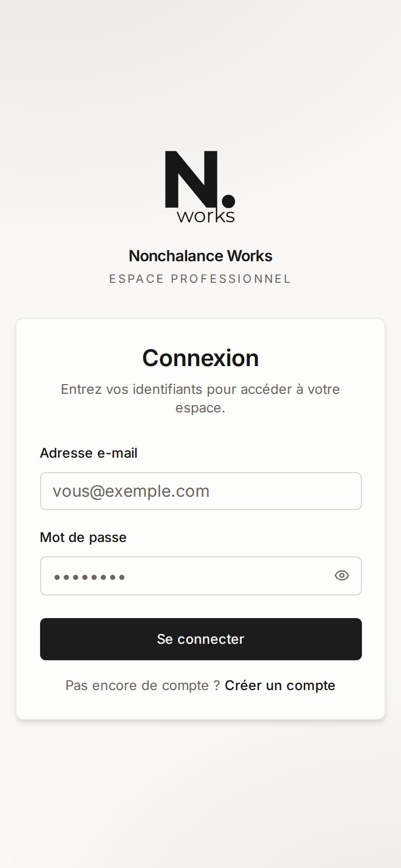 Le CRM sur mobile, capture d’écran, données de démonstration